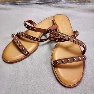 New Gianni Bini Alicia Papaya flat studded sandals size 7.5 Cushioned Vacation